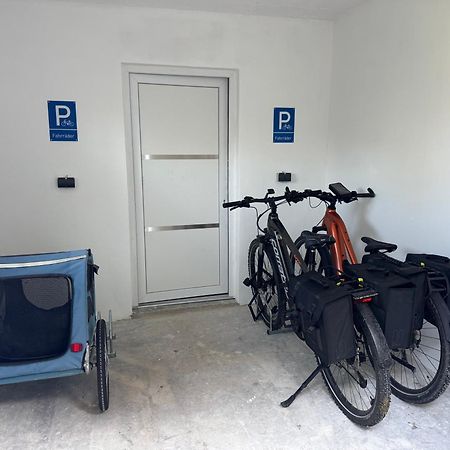 Ferienwohnung Am See Dillich - Ruhige Lage - Eigener Garten - Direkt Neben Einem Natursee Borken  Exterior foto