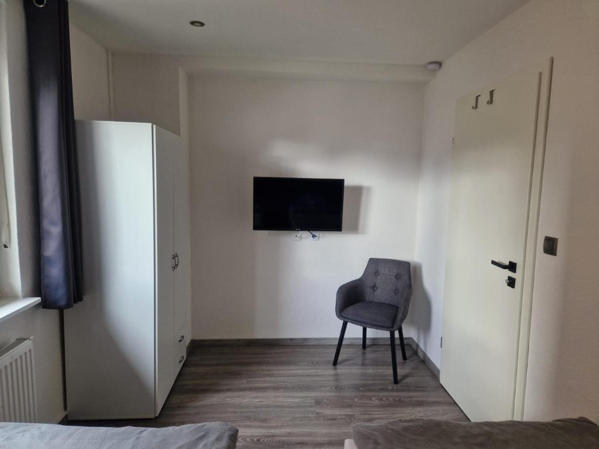 Ferienwohnung Am See Dillich - Ruhige Lage - Eigener Garten - Direkt Neben Einem Natursee Borken  Exterior foto